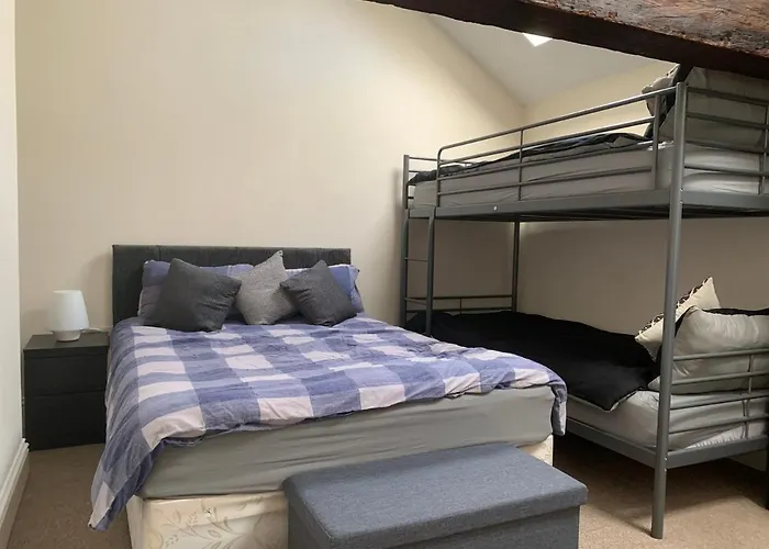 Riverside Apartment In The Centre