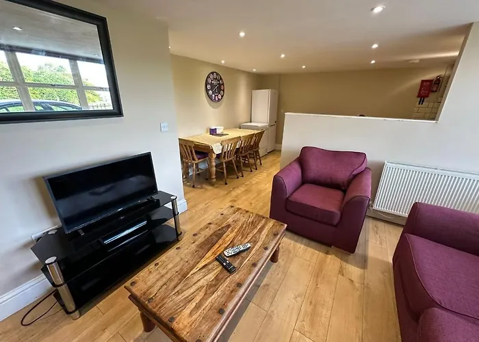Riverside Apartment In The Centre